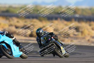 media/Nov-17-2024-CVMA (Sun) [[1fec520723]]/Race 17-Amateur Supersport Middleweight/